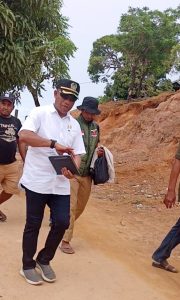 Mislan Syarif Tinjau Infrastruktur Desa Limbo dan Lohobuba yang Memprihatinkan