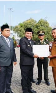Pemkot Sungai Penuh Gelar Upacara Harkitnas ke-117, Wali Kota Serahkan Penghargaan TPS3R
