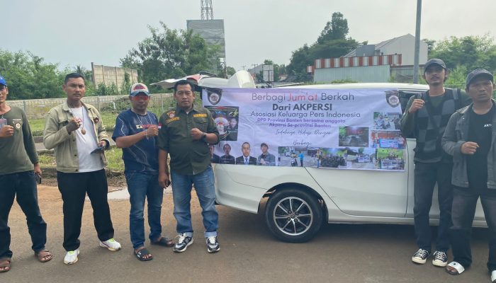 AKPERSI Banten Berbagi di Pagedangan, Ojol dan Warga Antusias