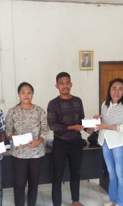 Pemdes Air Bulan Salurkan Insentif Perangkat Desa dan Honor Pelayan Gereja