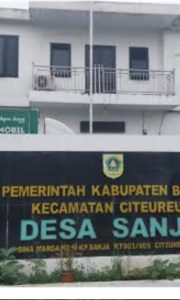 Warga Keluhkan Buruknya Pelayanan Desa Sanja, Diduga “Korupsi Waktu” Kerja