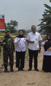 Tindak Tegas Sampah Ilegal, Pemkab Bogor Segel Lapak Pembuangan Liar di Kembang Kuning
