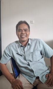 Ribuan Warga Karadenan Antusias Terima Penyaluran Beras dan Minyak Goreng