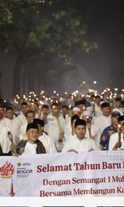 Sambut 1 Muharram 1448 H, Ribuan Warga Cibinong Padati Pawai Obor Kebersamaan