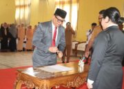 Resmi Dilantik, Dr. Yosar Kardiat Jabat Sekda Definitif Pulau Taliabu, Bupati Tekankan Penguatan Reformasi Birokrasi