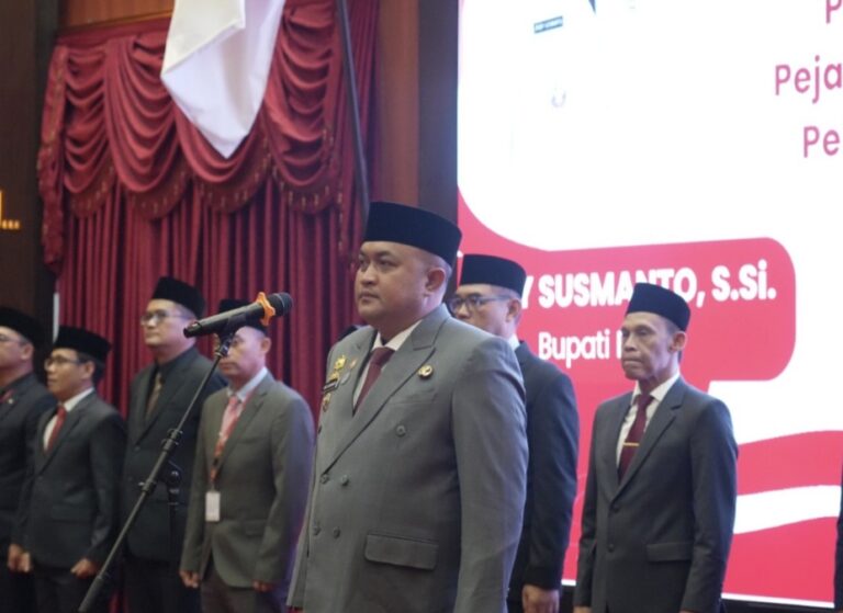 Bupati Rudy Susmanto Lantik 14 Pejabat Baru, Tekankan Integritas dan Responsivitas Pelayanan